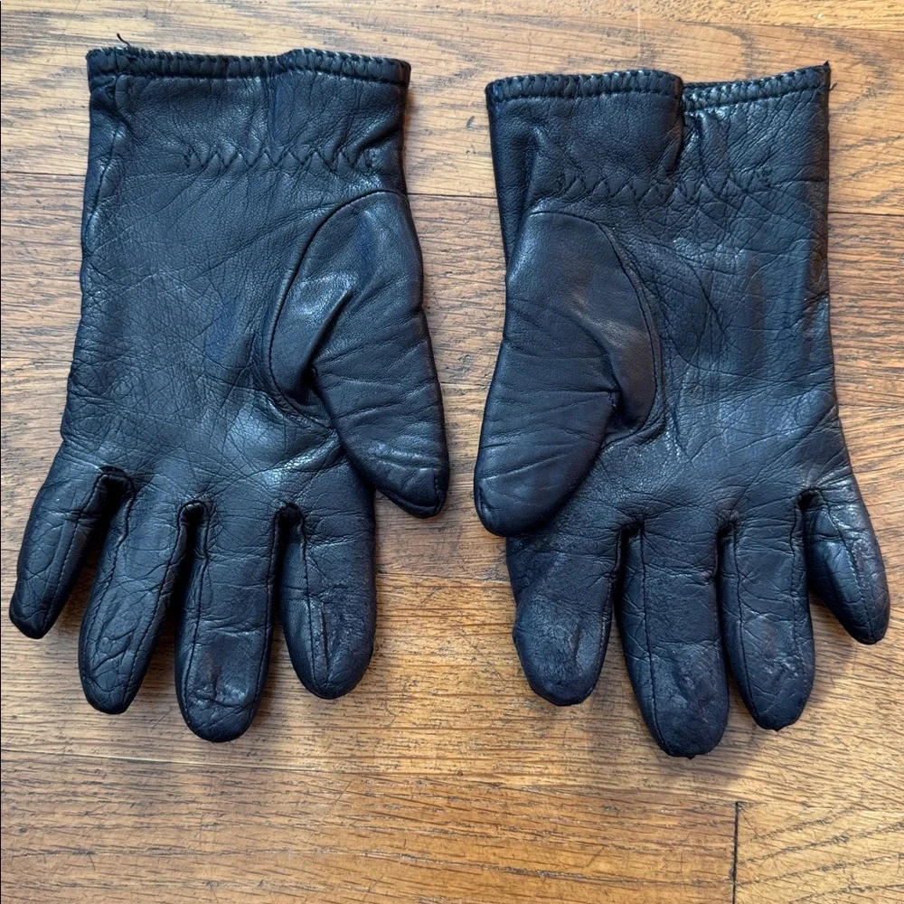 🧤Women’s black leather vintage gloves. Size S.
